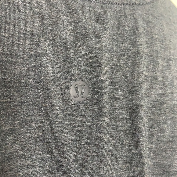 LULULEMON Heathered Black Side Tie V-Neck T-Shirt 10 - Picture 9 of 12